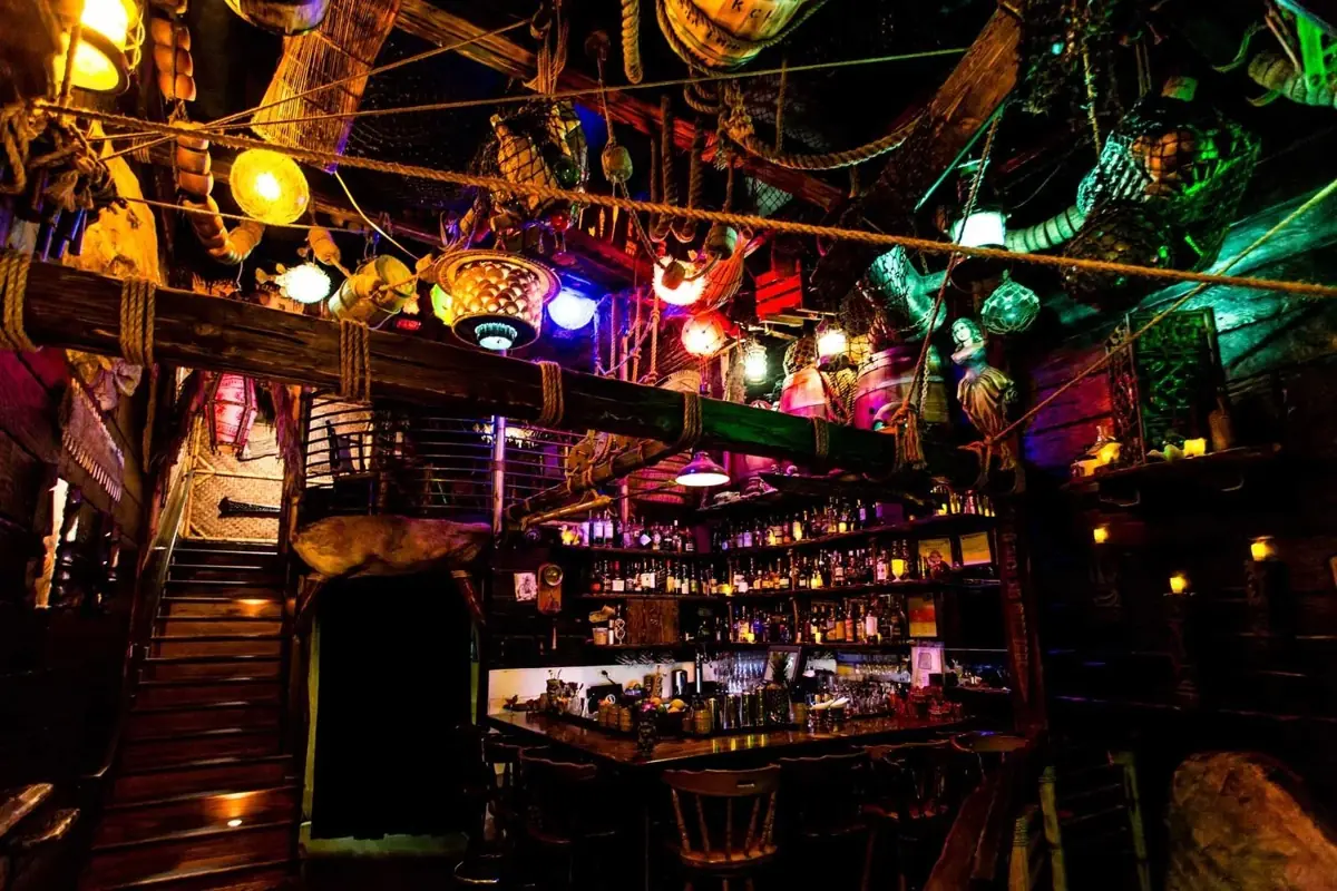 San Francisco Tiki Bars: Indoor Rain, a Jet Fuselage and 1,300 Rums (2026), San Francisco: photo 1